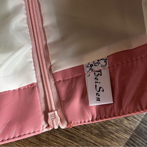 pink leather skirt - Picture 2 of 2